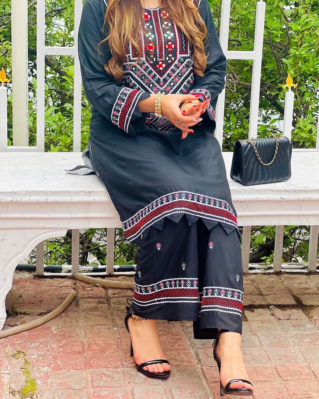 Sindhi V1 Embroidery 2Pc