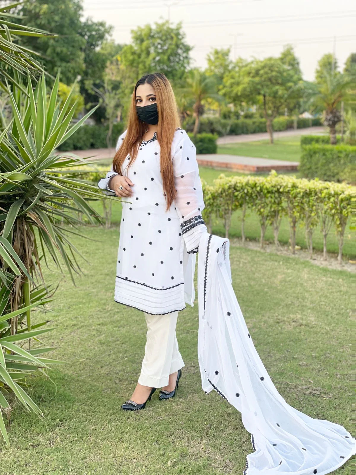 Hania Amir Embroidered Design 3Pc