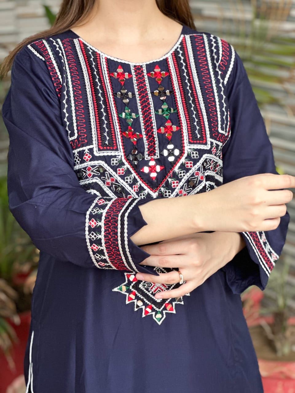 Sindhi V1 Embroidery 2Pc
