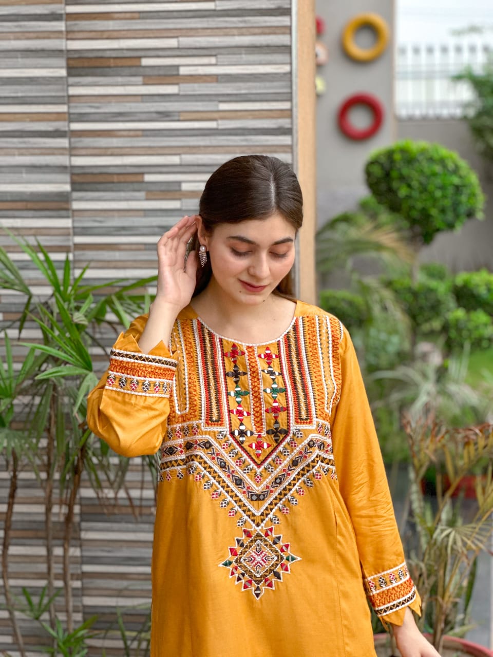 Sindhi V1 Embroidery 2Pc