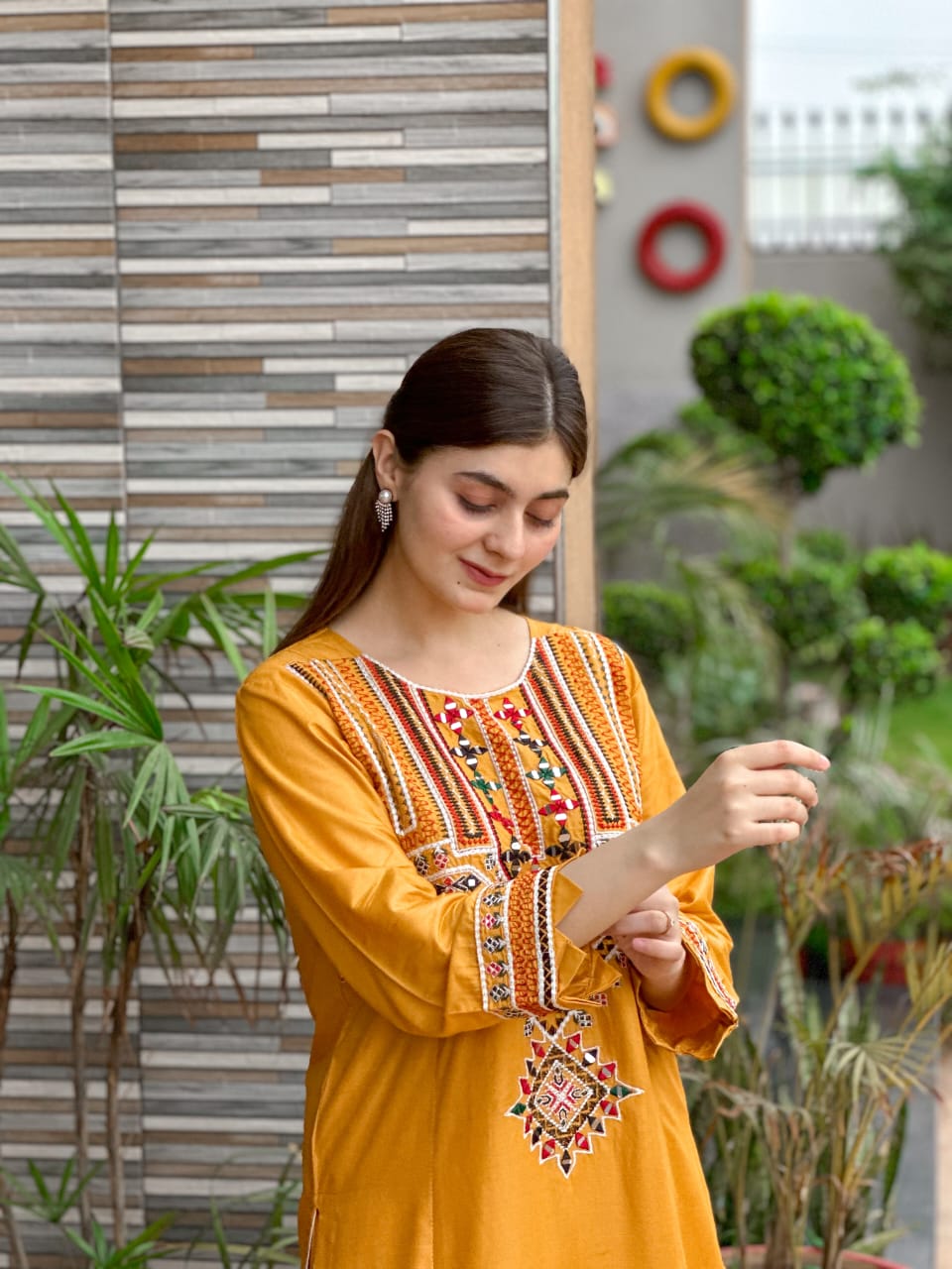 Sindhi V1 Embroidery 2Pc